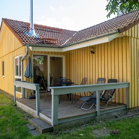 Gemuetlicher Doppelbungalow Mit Terrasse Im Mirow *