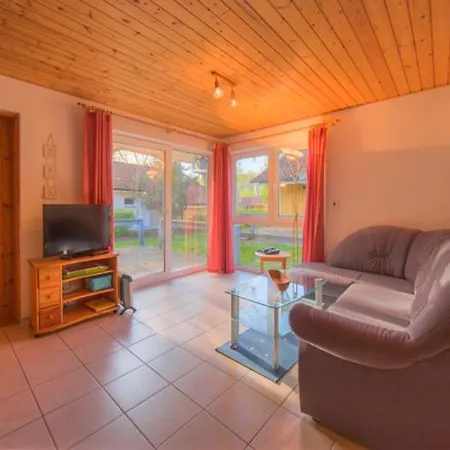 Gemuetlicher Doppelbungalow Mit Terrasse Im Mirow Holiday home Granzow