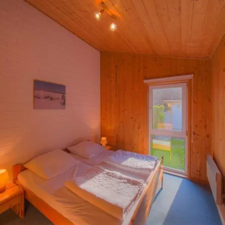 Holiday home Gemuetlicher Doppelbungalow Mit Terrasse Im Mirow *