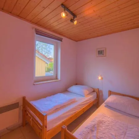 Gemuetlicher Doppelbungalow Mit Terrasse Im Mirow