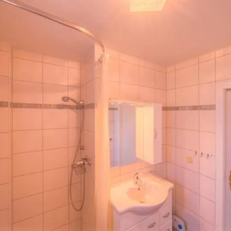 Gemuetlicher Doppelbungalow Mit Terrasse Im Mirow Granzow