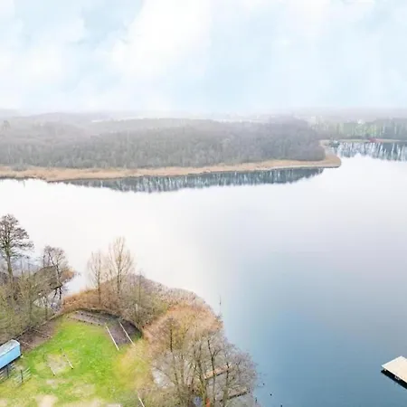 Gemuetlicher Doppelbungalow Mit Terrasse Im Mirow *