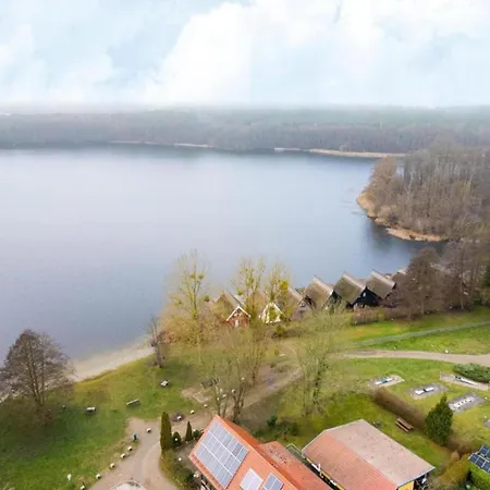 Gemuetlicher Doppelbungalow Mit Terrasse Im Mirow